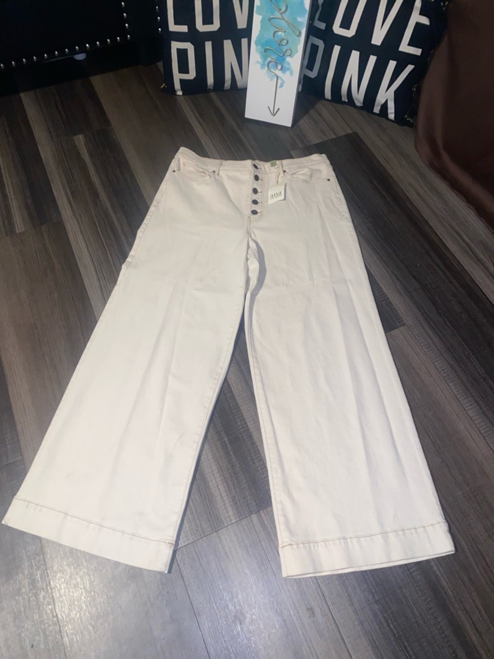 a.n.a High-Rise Wide Leg Jeans in Off-White with Contrast Stitching